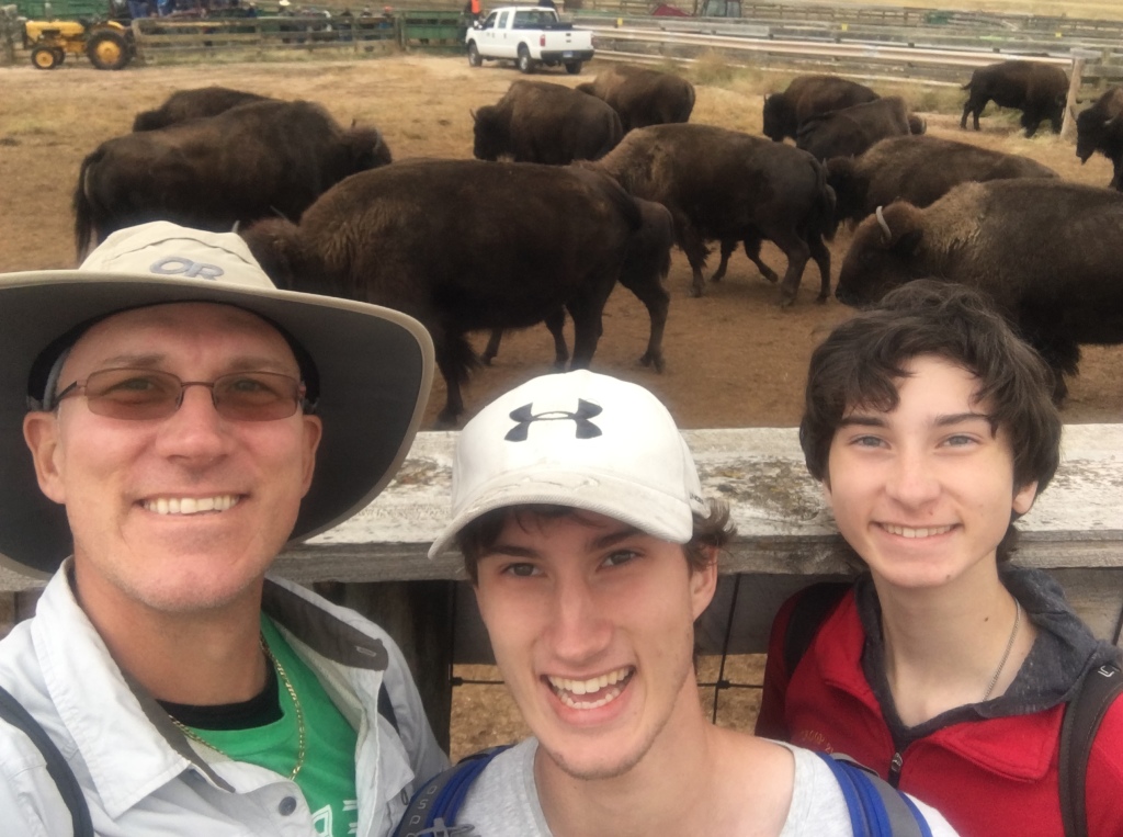 2017/09(September)/Chicago-South-Dakota/1024x768_2017-09-29-Custer-State-Park-Buffalo-Roundup-43-Travis-Chance-Dax-GOOD.JPG