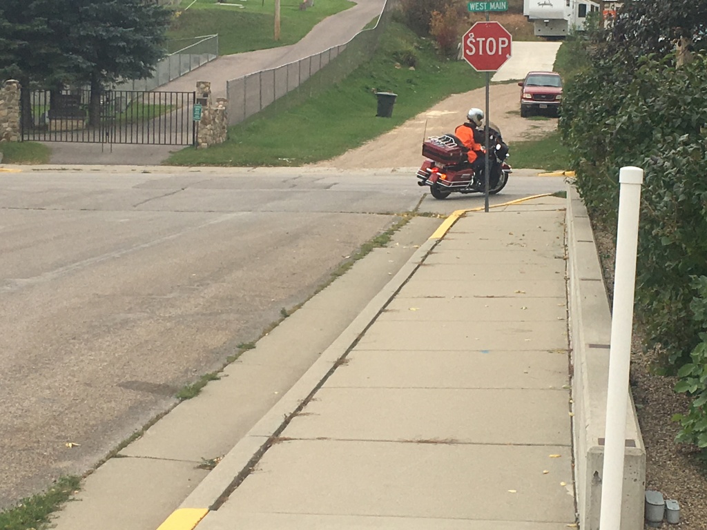 2017/09(September)/Chicago-South-Dakota/1024x768_2017-10-01-Chance-on-Harley-02.JPG