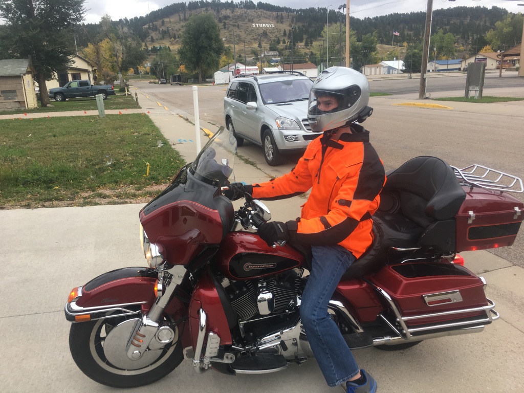 2017/09(September)/Chicago-South-Dakota/1024x768_2017-10-01-Chance-on-Harley-10-GOOD.JPG