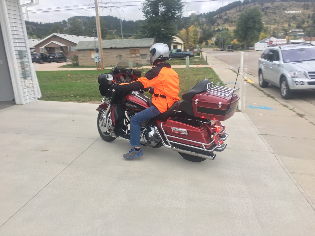 2017/09(September)/Chicago-South-Dakota/1024x768_2017-10-01-Chance-on-Harley-12.JPG