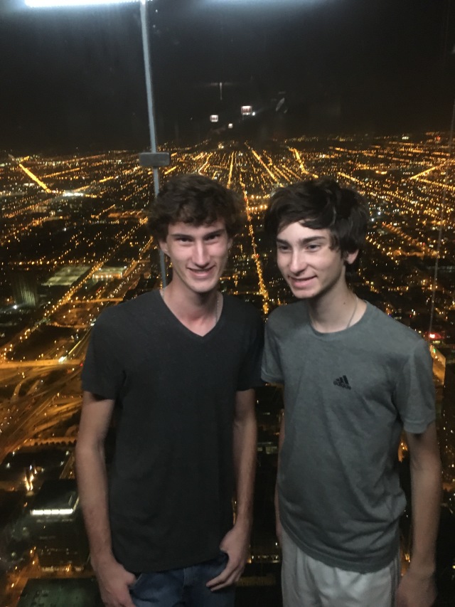 2017/09(September)/Chicago-South-Dakota/640x480_2017-09-23-Chicago-15-Willis-Sears-Tower-Chance-Dax.JPG