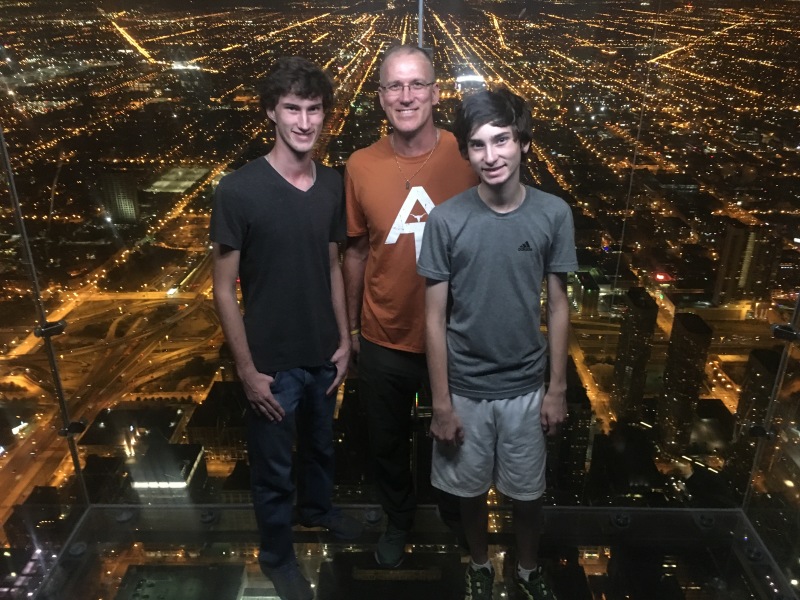 2017/09(September)/Chicago-South-Dakota/800x600_2017-09-23-Chicago-11-Willis-Sears-Tower-Chance-Travis-Dax.JPG