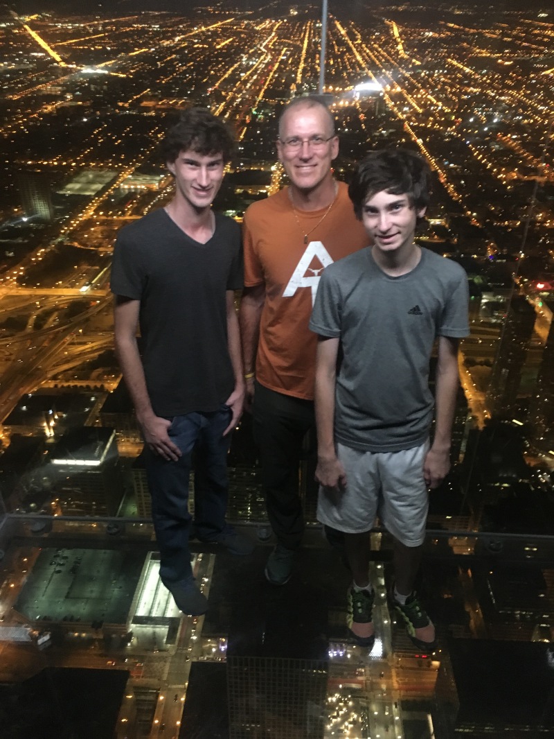 2017/09(September)/Chicago-South-Dakota/800x600_2017-09-23-Chicago-14-Willis-Sears-Tower-Chance-Travis-Dax.JPG