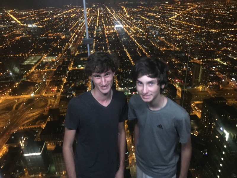 2017/09(September)/Chicago-South-Dakota/800x600_2017-09-23-Chicago-20-Willis-Sears-Tower-Chance-Dax.JPG