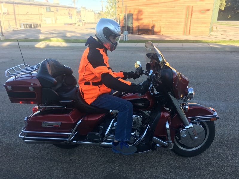 2017/09(September)/Chicago-South-Dakota/800x600_2017-09-26-Chance-on-Jims-Harley-4.JPG