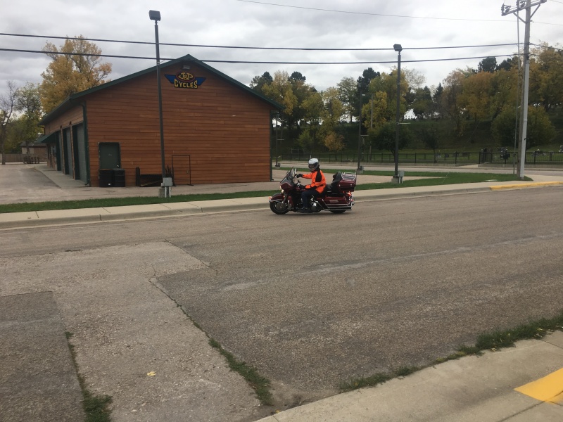 2017/09(September)/Chicago-South-Dakota/800x600_2017-10-01-Chance-on-Harley-05.JPG
