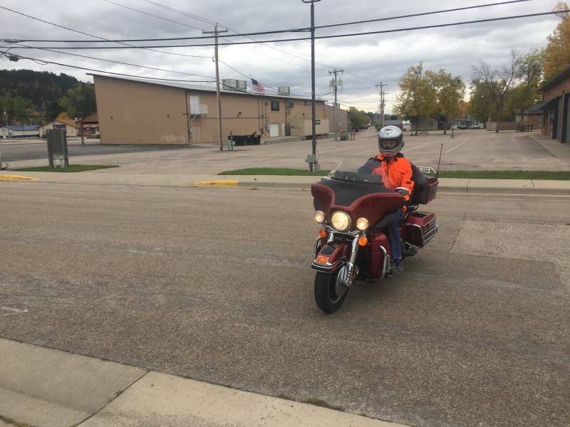 2017/09(September)/Chicago-South-Dakota/800x600_2017-10-01-Chance-on-Harley-07.JPG