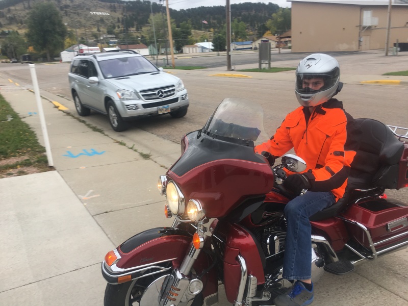 2017/09(September)/Chicago-South-Dakota/800x600_2017-10-01-Chance-on-Harley-09.JPG