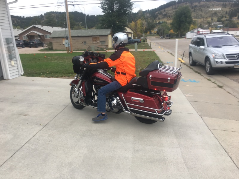 2017/09(September)/Chicago-South-Dakota/800x600_2017-10-01-Chance-on-Harley-11.JPG