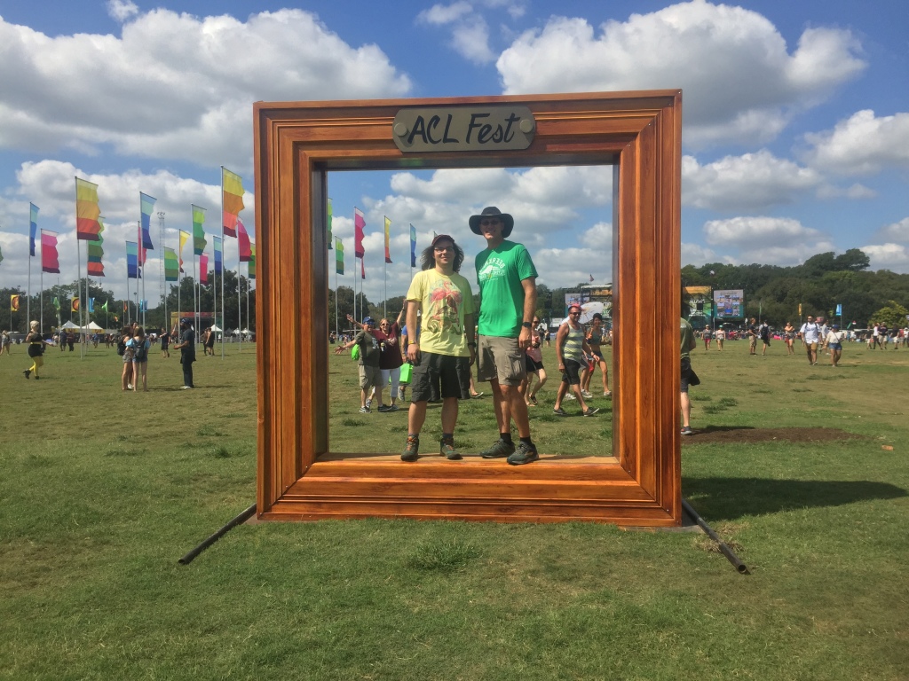 2017/10(October)/ACLFest-with-Garfield/1024x768_2017-10-06-ACLFest-03-Garfield-Travis.JPG
