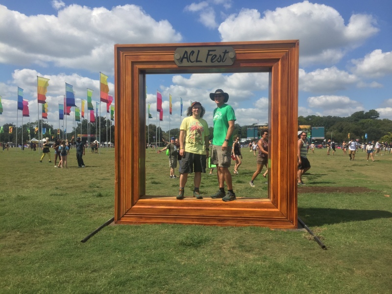 2017/10(October)/ACLFest-with-Garfield/800x600_2017-10-06-ACLFest-04-Garfield-Travis.JPG