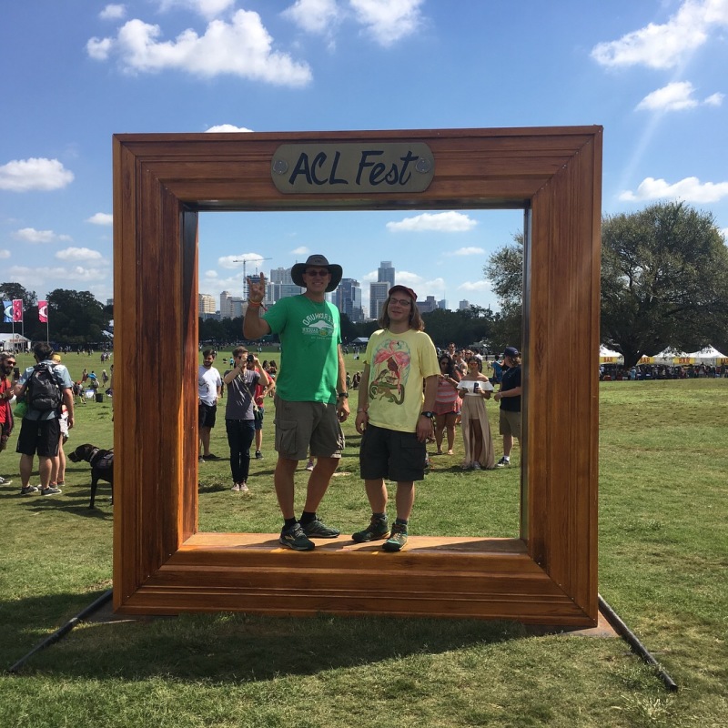 2017/10(October)/ACLFest-with-Garfield/800x600_2017-10-06-ACLFest-06-Garfield-Travis-GOOD.JPG