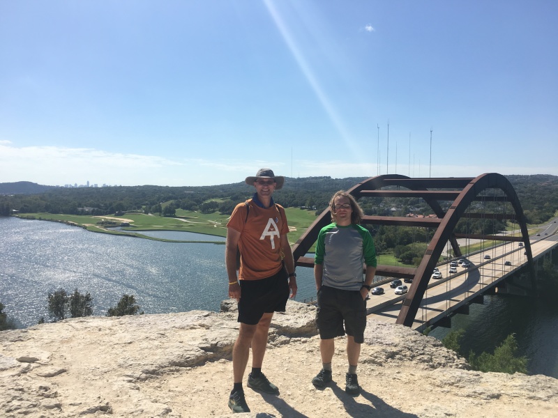 2017/10(October)/ACLFest-with-Garfield/800x600_2017-10-09-Garfield-08-360Bridge-Travis.JPG