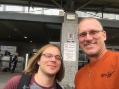 2017-10-10-01-Garfield-Travis-Airport-goodbye.JPG