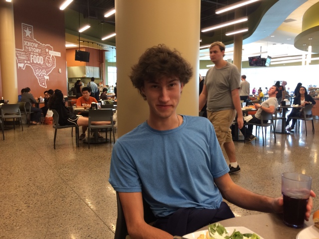 2017/10(October)/Chance-visit-UT-Dallas/640x480_2017-10-21-UT-Dallas-college-visit-2-Chance.JPG