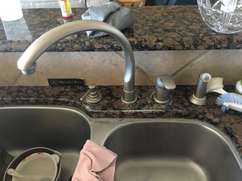2017/10(October)/Misc/800x600_2017-10-25-Kitchen-Sink-leaks.JPG