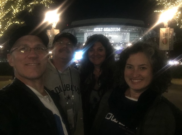 2017/11(November)/Cowboys-football-game/640x480_2017-11-30-Dallas-Cowboys-vs-Redskins-03-Doug-Kiffin-Travis-Suzi.JPG