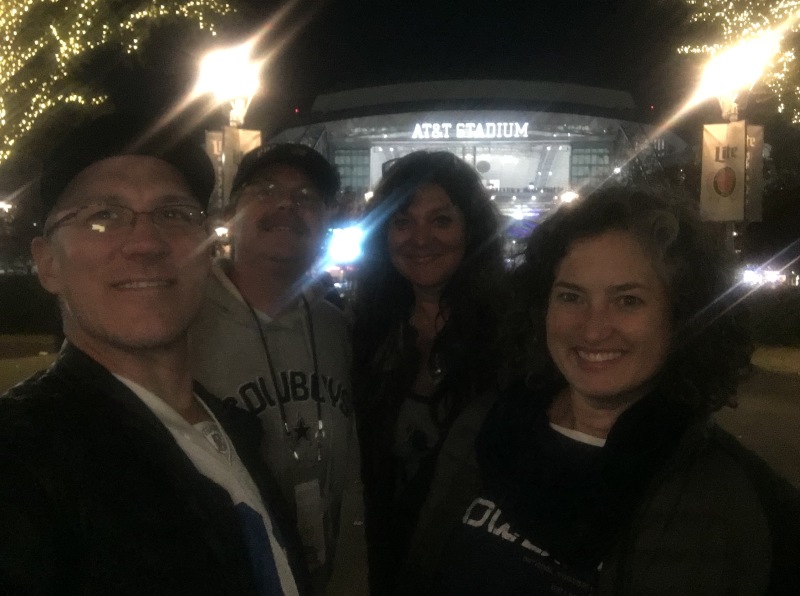 2017/11(November)/Cowboys-football-game/800x600_2017-11-30-Dallas-Cowboys-vs-Redskins-03-Doug-Kiffin-Travis-Suzi.JPG