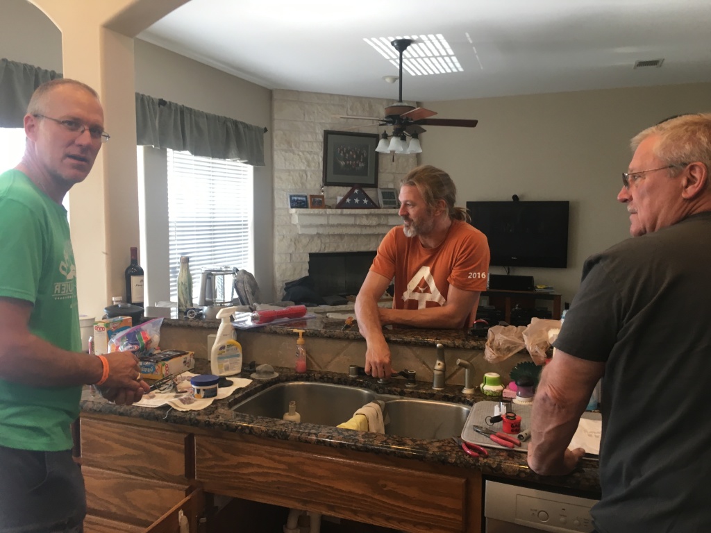 2017/11(November)/Kitchen-faucet-replacement/1024x768_2017-11-25-Kitchen-Faucet-replacement-fail-8-Travis-Justin-Jim.JPG