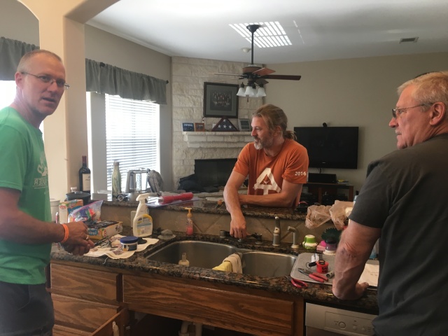 2017/11(November)/Kitchen-faucet-replacement/640x480_2017-11-25-Kitchen-Faucet-replacement-fail-8-Travis-Justin-Jim.JPG