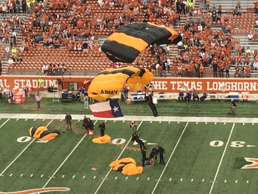 2017/11(November)/Longhorn-Football/1024x768_2017-11-11-Texas-vs-Kansas-Football-13-skydivers.JPG