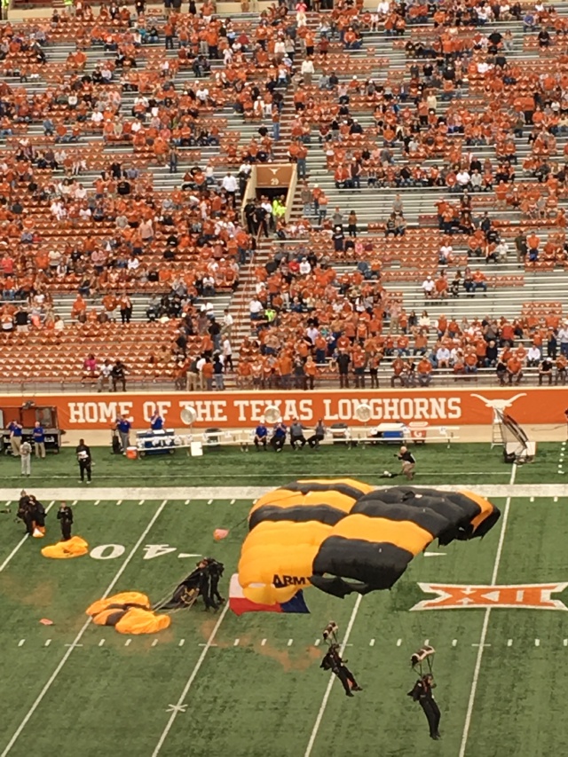 2017/11(November)/Longhorn-Football/640x480_2017-11-11-Texas-vs-Kansas-Football-12-skydivers.JPG