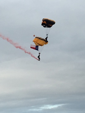 2017-11-11-Texas-vs-Kansas-Football-10-skydivers.JPG