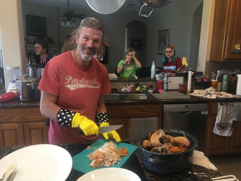 2017/11(November)/Thanksgiving/800x600_2017-11-23-Thanksgiving-03-Vale-Justin-Sydney-Anastasiya.JPG