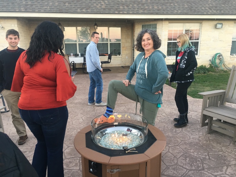 2017/11(November)/Thanksgiving/800x600_2017-11-23-Thanksgiving-20-Scott-Diane-Josh-Suzi-Anastasiya-firepit.JPG