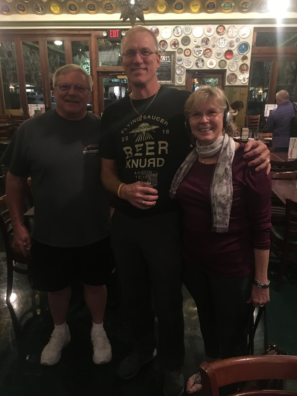 2017/12(December)/Flying-Saucer-3rd-Plate-Party/1024x768_2017-12-01-Flying-Saucer-PlateParty3-4-Jim-Travis-Janeen.JPG