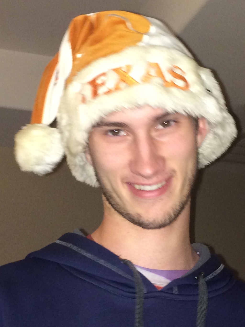 2017/12(December)/Misc/1024x768_2017-12-10-Chance-blurry-Santa-hat.JPG
