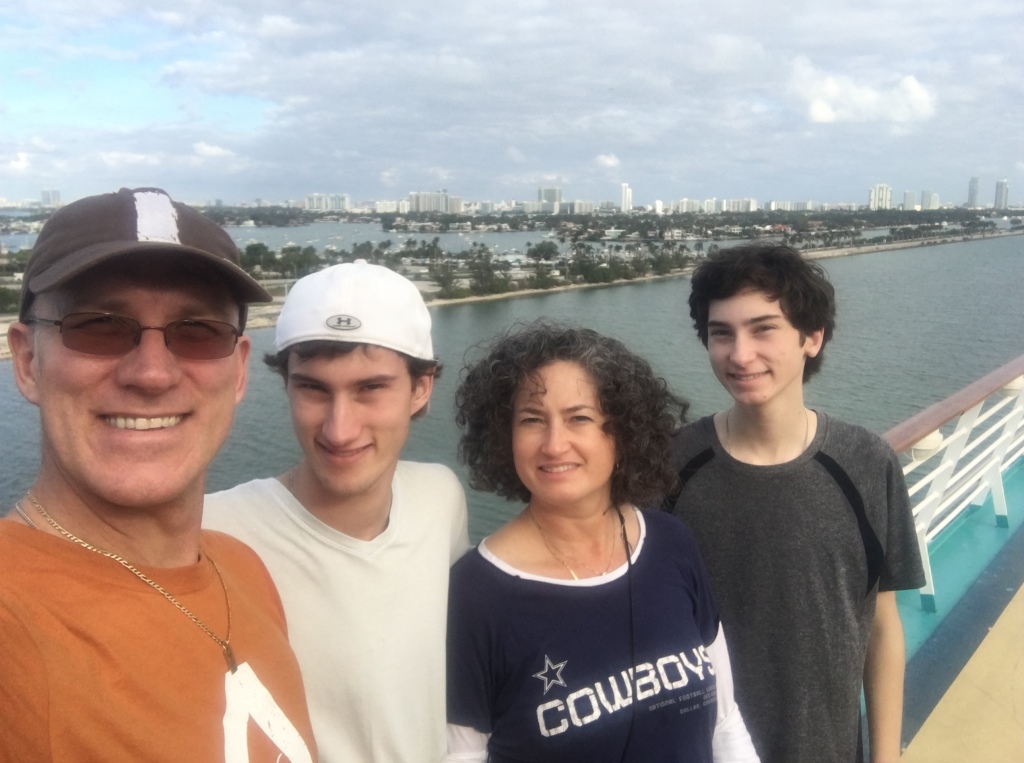 2017/12(December)/Royal-Carribean-Navigator-of-the-Seas-Cruise/1024x768_2017-12-17-Cruise-12-Travis-Chance-Suzi-Dax.JPG