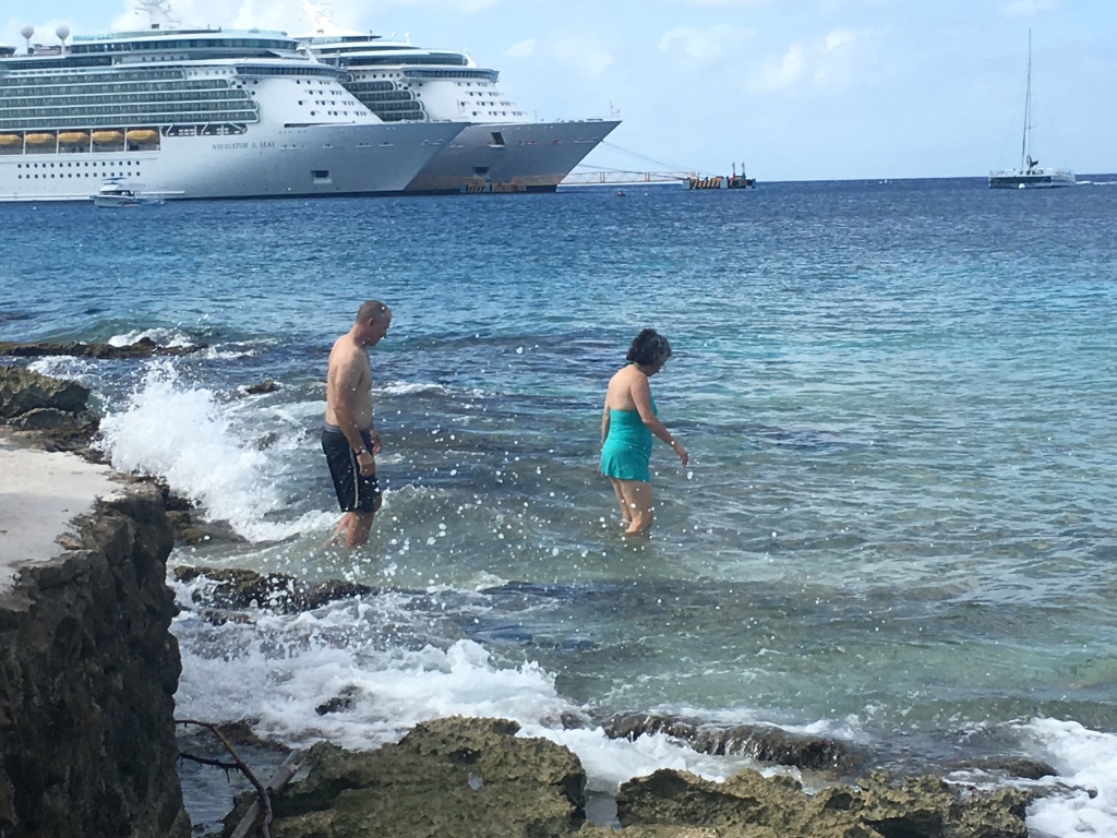 2017/12(December)/Royal-Carribean-Navigator-of-the-Seas-Cruise/1024x768_2017-12-19-Cruise-20-Travis-Suzi.JPG
