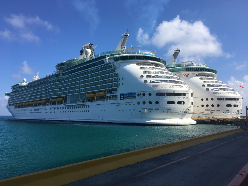 2017-12-20-Cruise-16-Costa-Maya-Sister-ships.JPG