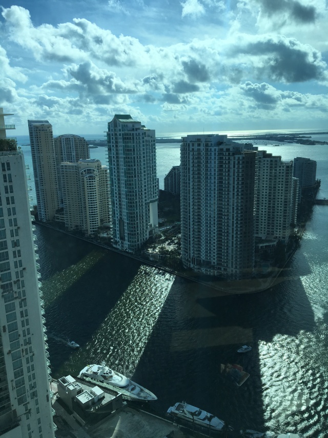 2017/12(December)/Royal-Carribean-Navigator-of-the-Seas-Cruise/640x480_2017-12-17-Cruise-01-Miami.JPG