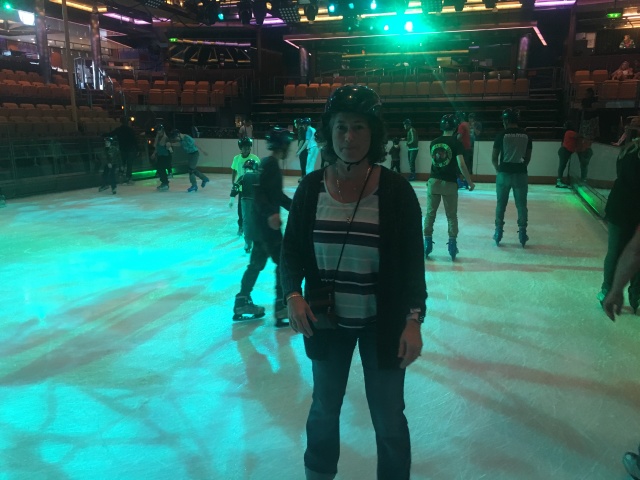 2017-12-18-Cruise-03-IceSkating-Suzi.JPG