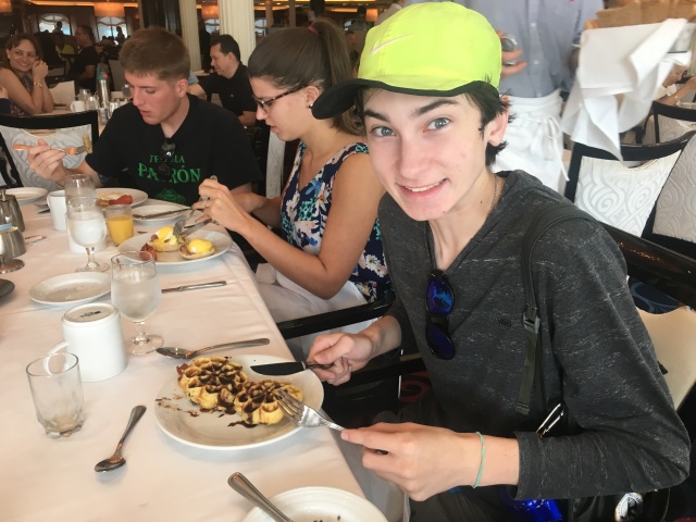 2017-12-19-Cruise-01-Dax-chocolate-waffles.JPG