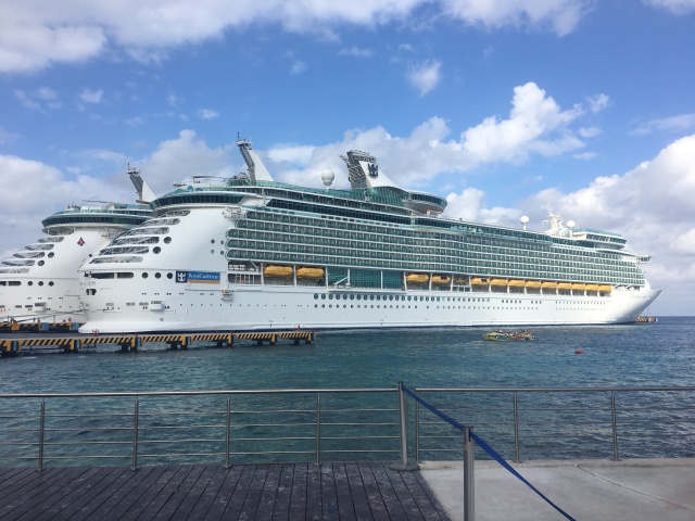 2017-12-19-Cruise-07-sister-ships.JPG
