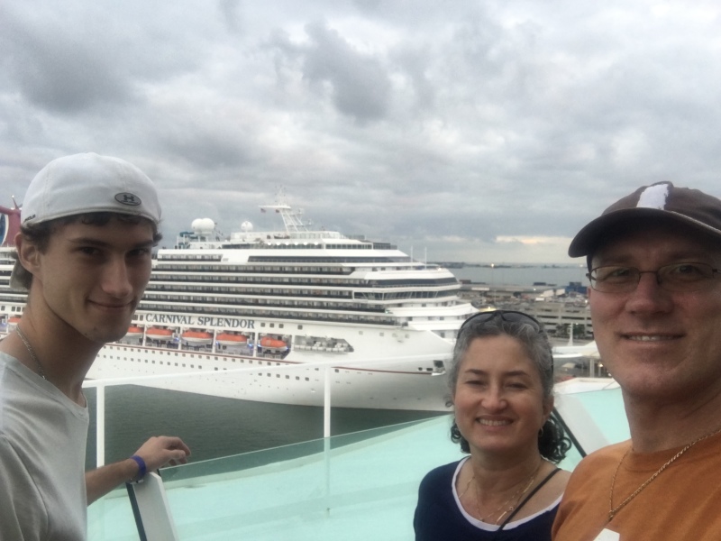 2017/12(December)/Royal-Carribean-Navigator-of-the-Seas-Cruise/800x600_2017-12-17-Cruise-14-Chance-Suzi-Travis.JPG