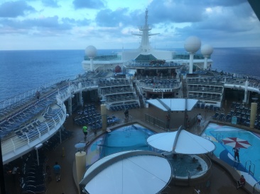 2017-12-21-Cruise-08-swimming-pool-deck.JPG