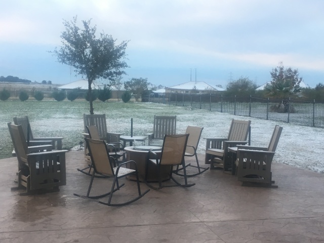2017/12(December)/Snow-in-Austin/640x480_2017-12-08-Snow-in-Austin-4-Patio.JPG