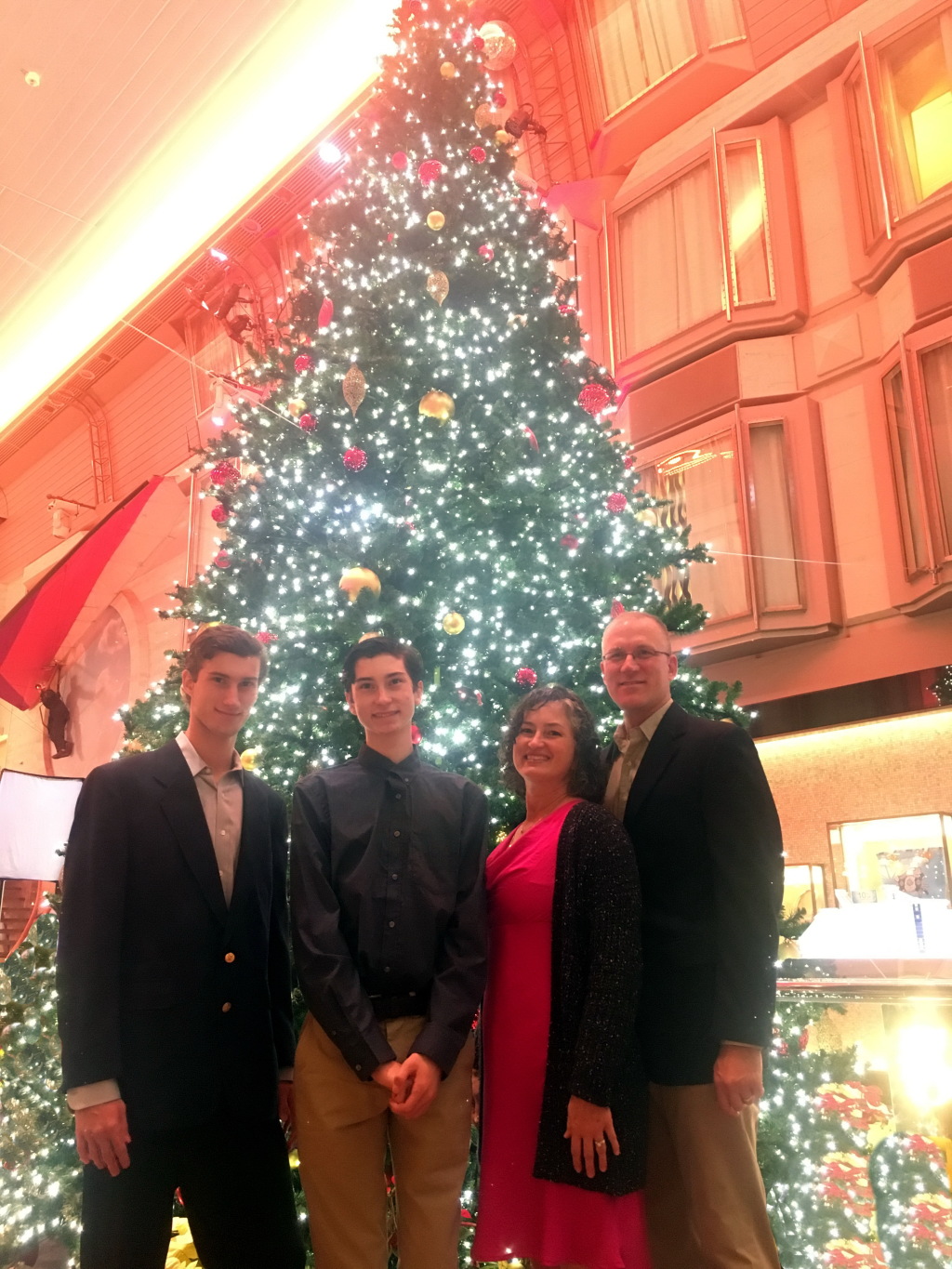 2017-12-18-Cruise-16-Chance-Dax-Suzi-Travis-Christmas-Tree-GOOD.JPG