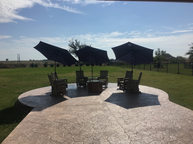 2017/BEST-OF/640x480_2017-11-06-Patio-Installed-with-umbrellas-GOOD.JPG