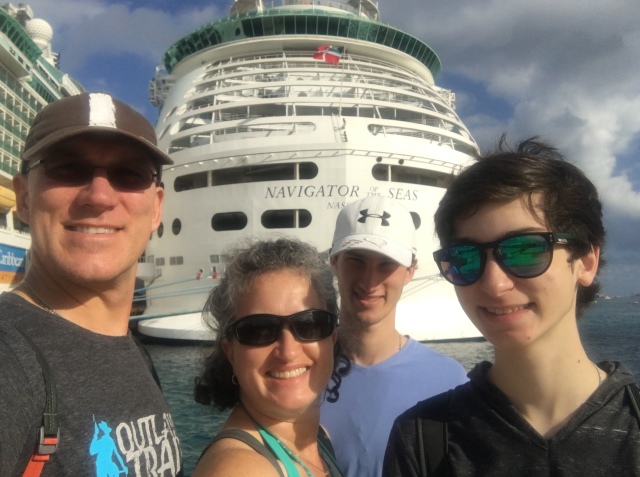 2017/BEST-OF/640x480_2017-12-19-Cruise-03-Travis-Suzi-Chance-Dax-GOOD.JPG