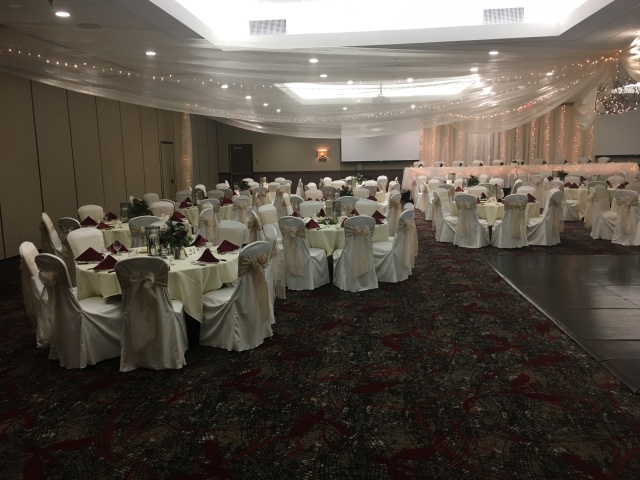2018/01(January)/Brooke-Scott-Wedding/2018-01-05-01-Brook-Scott-JoshuaAdam-Wedding-tables.JPG
