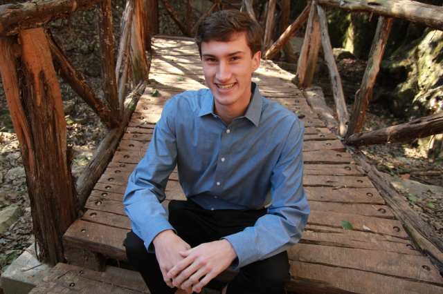 2018/01(January)/Chance-Senior-Pictures/640x480_2018-01-13-Chance-Senior-Pic-149.JPG