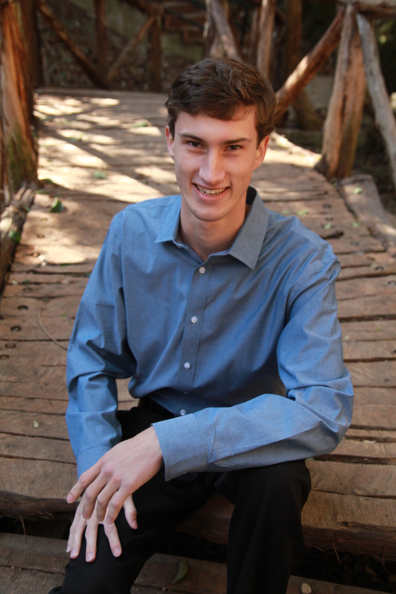 2018/01(January)/Chance-Senior-Pictures/800x600_2018-01-13-Chance-Senior-Pic-150.JPG