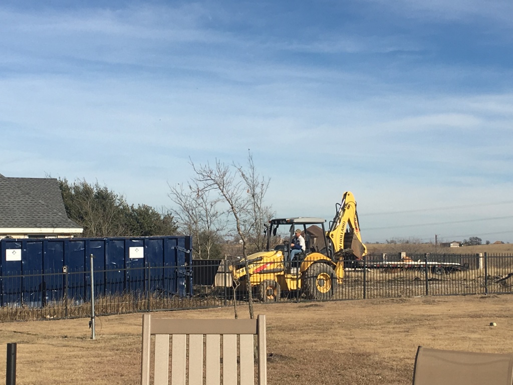 2018/01(January)/Misc/1024x768_2018-01-09-Neighbor-tractor.JPG