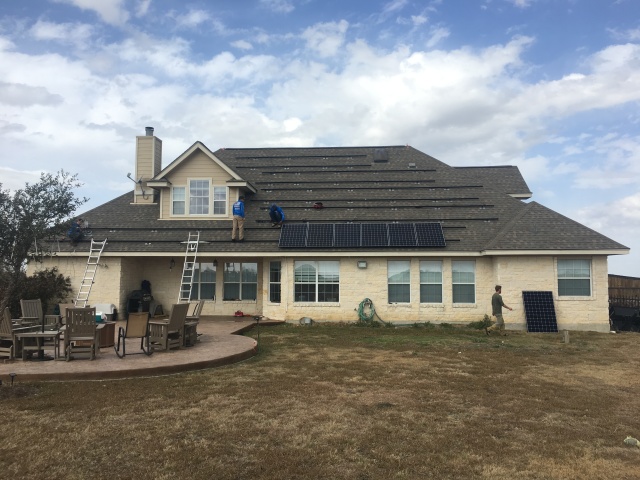 2018/01(January)/Solar-Install/640x480_2018-01-11-02-Solar-install-during.JPG