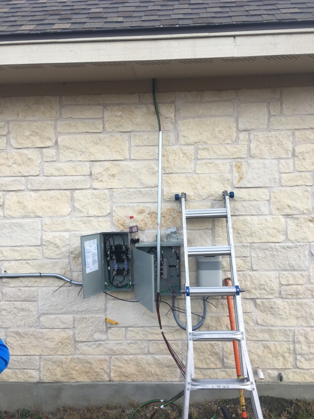 2018/01(January)/Solar-Install/640x480_2018-01-11-03-Solar-panel.JPG